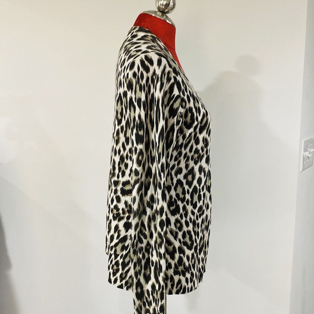 CHICO'S 1 / M / 8 Cheetah Animal Print Cardigan Sweater Single button classic - Picture 5 of 9